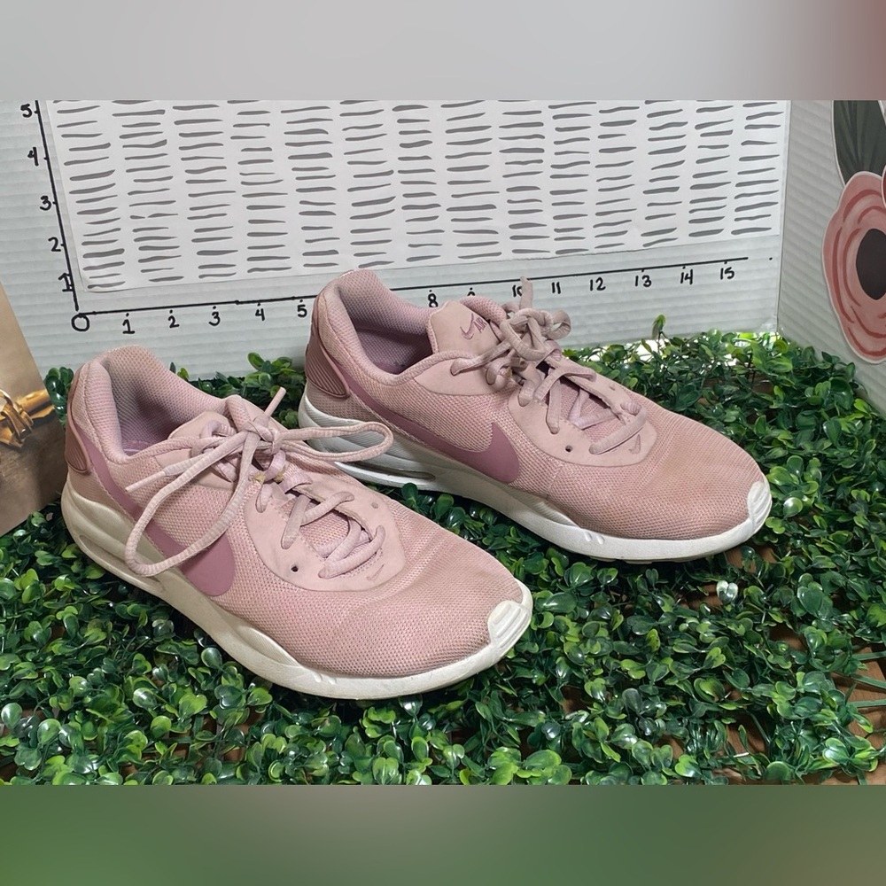 Nike Women’s Mauve Pink Athletic Running Sneakers